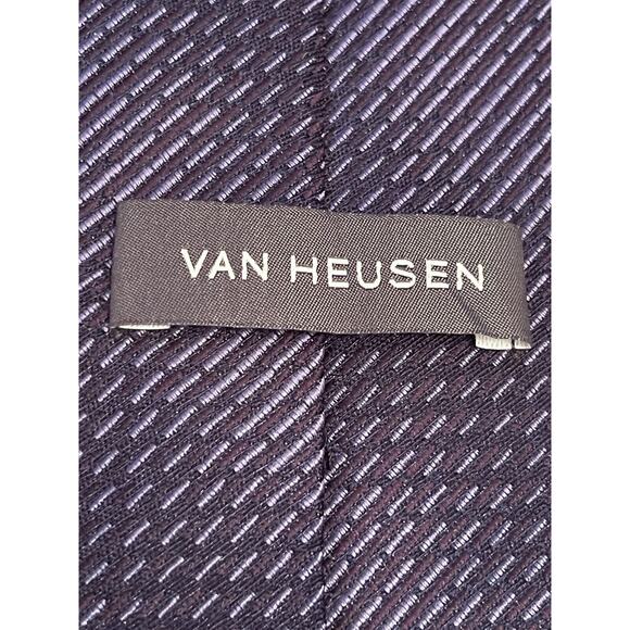 Van Heusen Purple 100% Microfiber Men’s Neck Tie Made In China - Picture 8 of 9